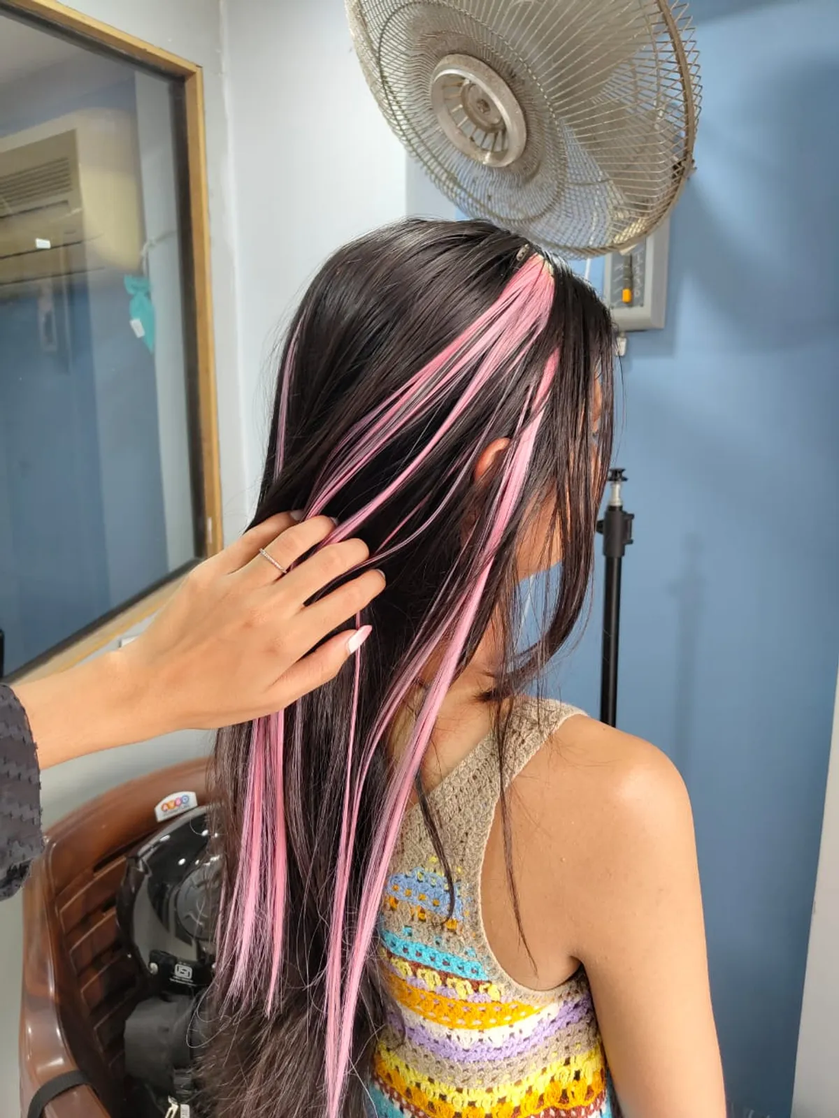 Long Straight Synthetic Hair Colour Extension For Women (Pack of 6)